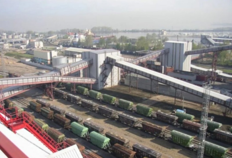 Напротив жилых кварталов на улице Маршала Казакова грозится появиться новый/старый опасный сосед