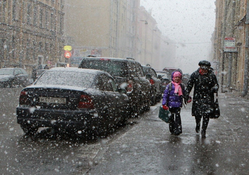 Главный синоптик Петербурга предупредил о кошмаре на дорогах во вторник