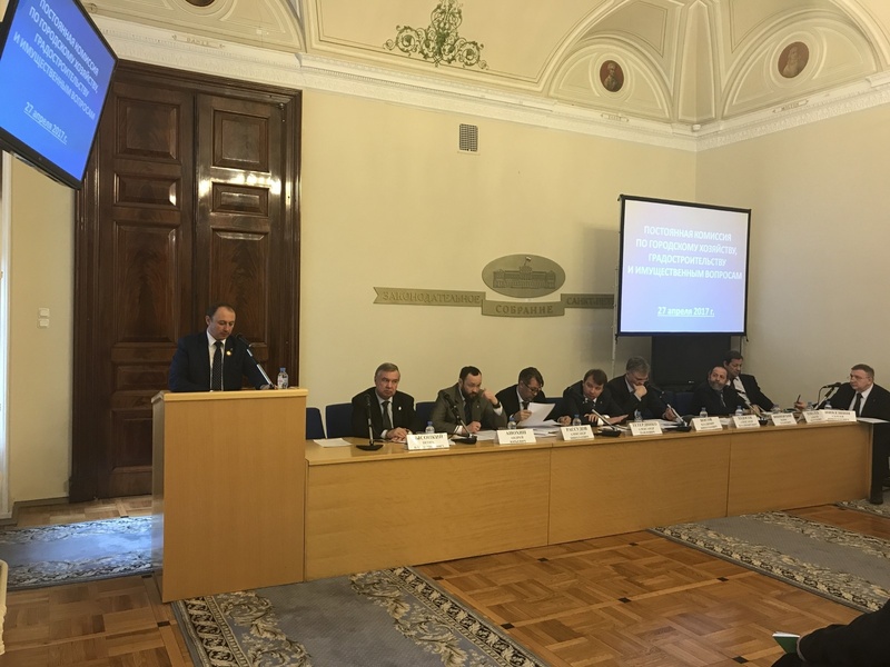 Комиссия рассмотрела ряд поправок, предлагающих уточнение перечня зеленых насаждений общего пользования