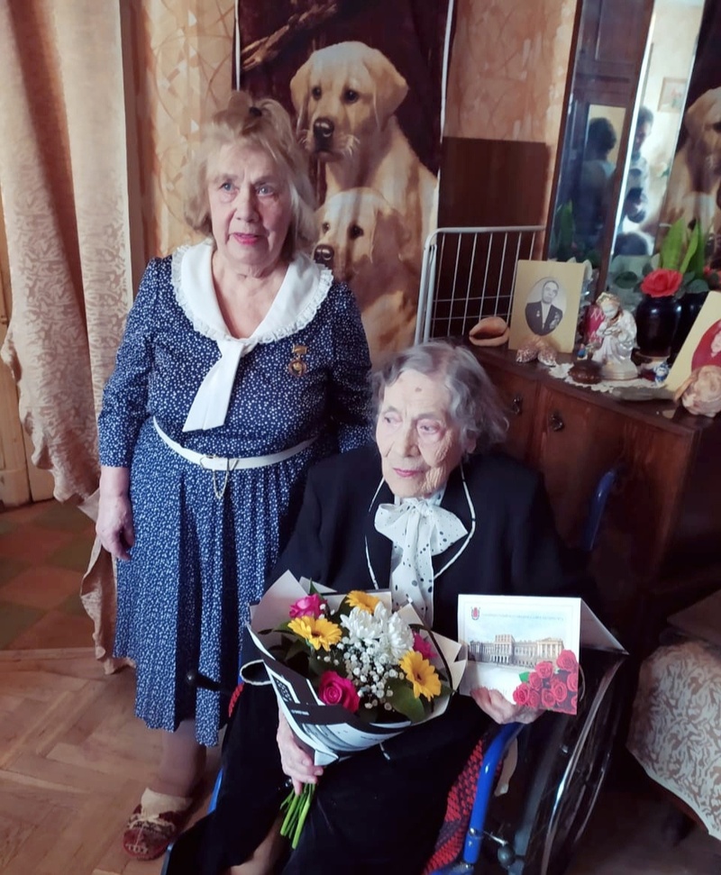 Сергей Никешин поздравил 100-летнюю жительницу МО Сосновая Поляна!