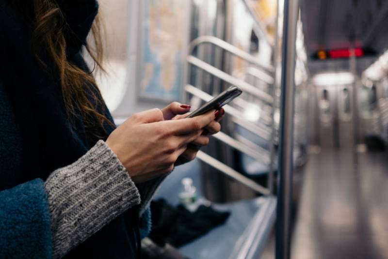Скоростной мобильный интернет появился на всех линиях метро Санкт-Петербурга